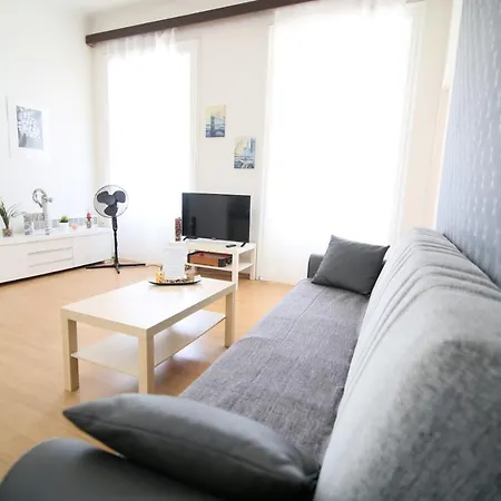 Beautiful Ujezd Apartment Prague