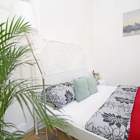 Apartment Beautiful Ujezd Prague