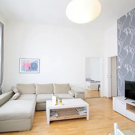 Appartement Beautiful Ujezd Praag
