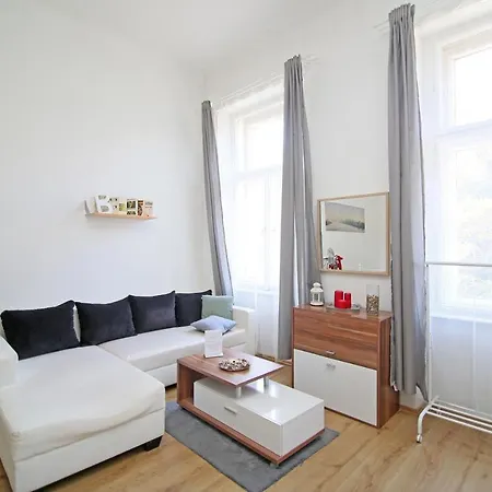 Beautiful Ujezd Appartement *